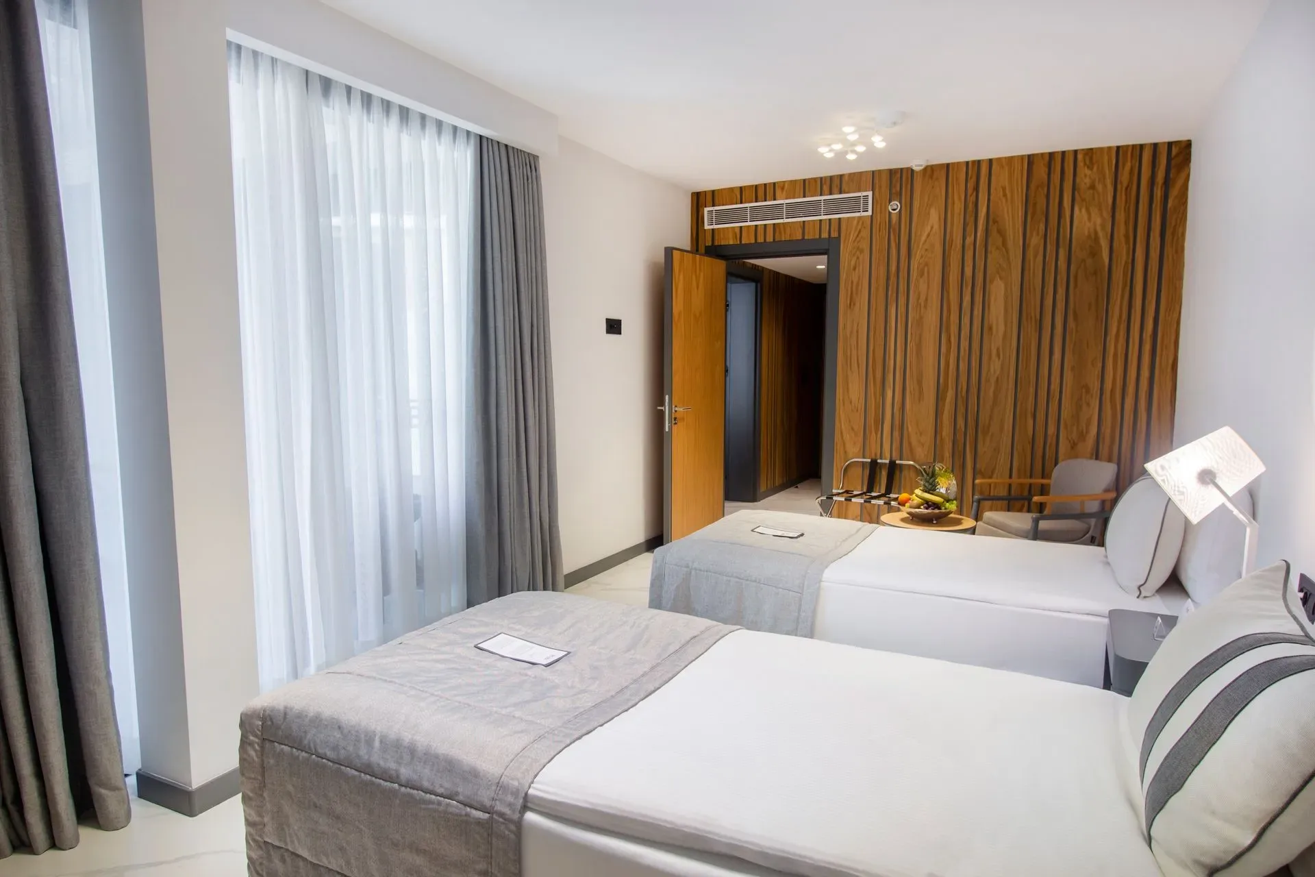 Corner Suite