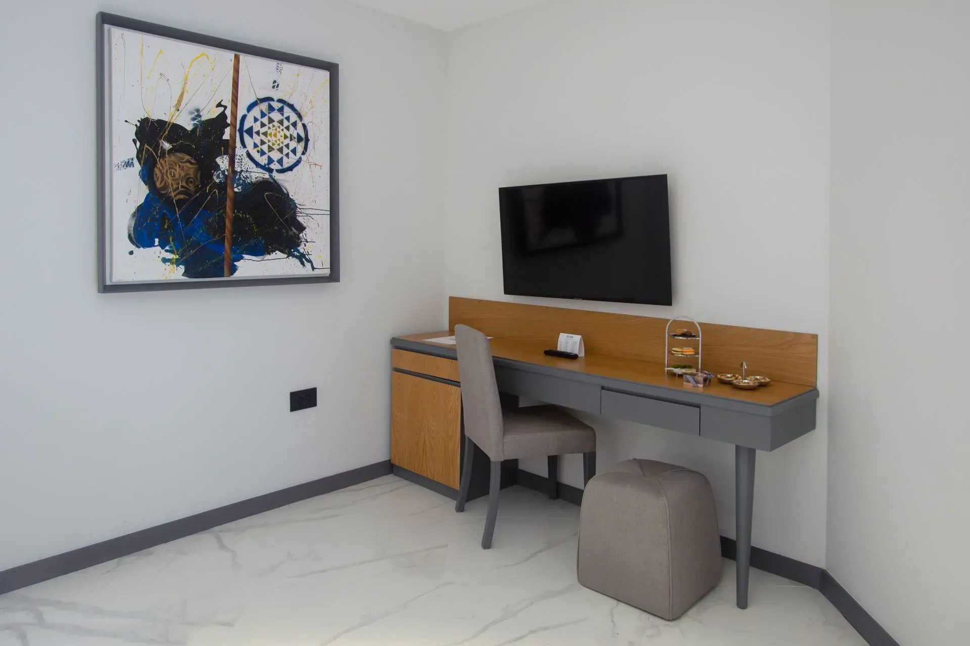 Corner Suite
